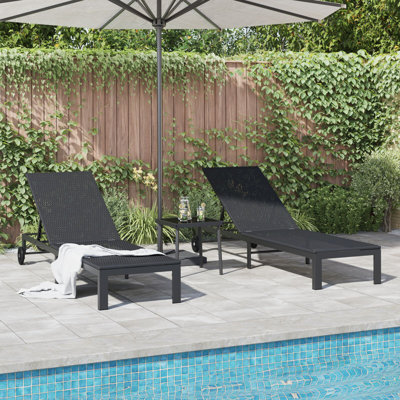 Sunbeds 2 Pcs With Wheels And Table Poly Rattan