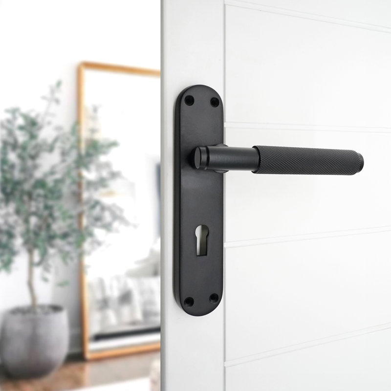 Connaught Knurled Lever on Backplate Lock Matt Black