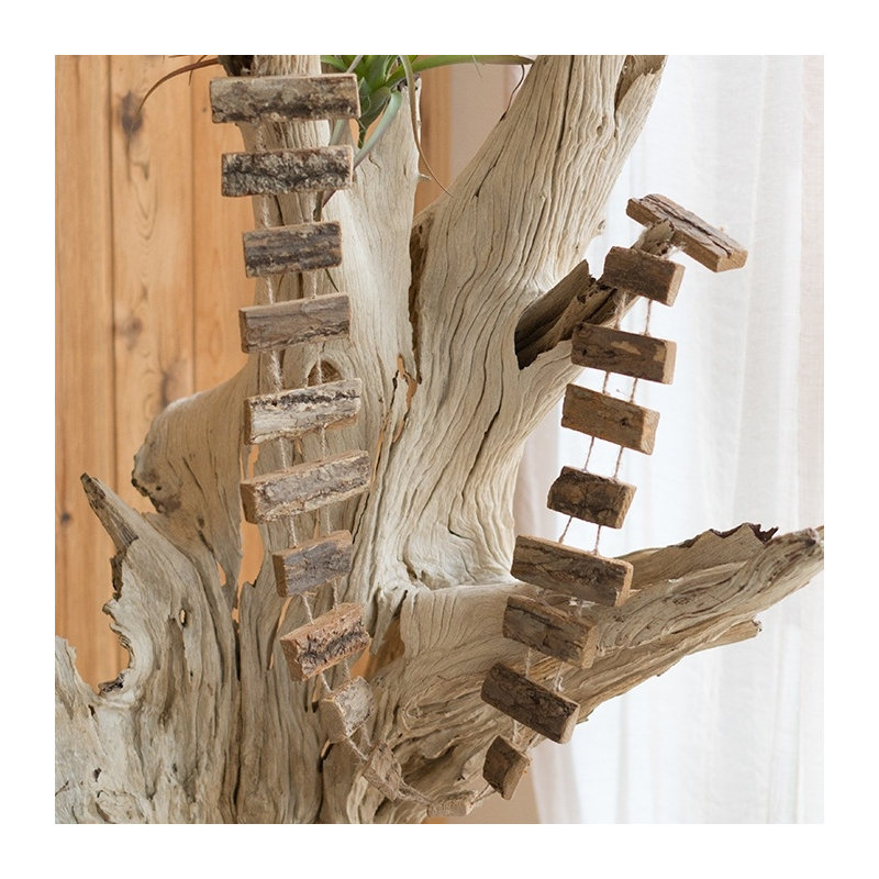 Figurine suspendue de chaîne en bois