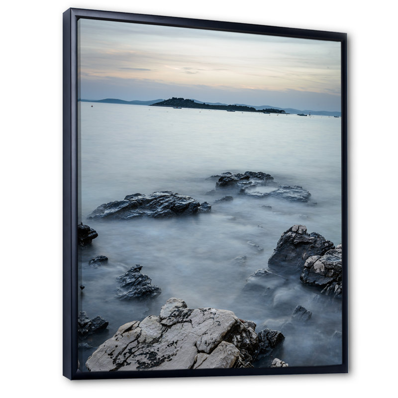 «Cloudy Sky over Horizon Sea», reproduction d'art sur toile, H 12 po x l 8 po x P 1 po, Cadre flottant noir