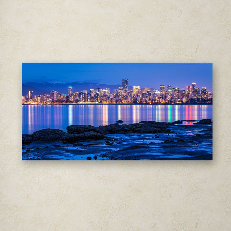 «Vancouver Night» par Pierre Leclerc - reproduction de photo sur toile, H 10 po x l 19 po x P 2 po