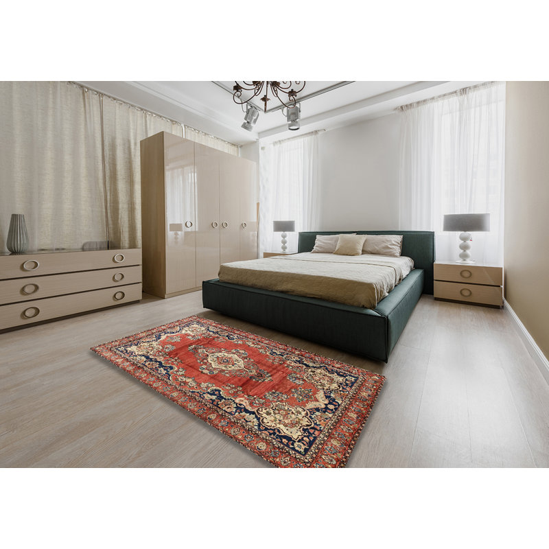 Banerjee Oriental Indoor Rug, Rectangle 5' x 7'
