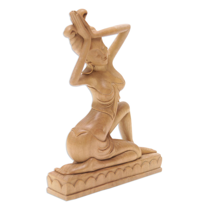 Sculpture priant