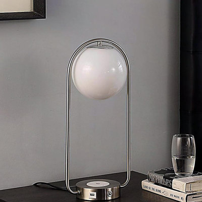 Lampe de table rétro 19,25 po Neilsen avec station de charge et port USB