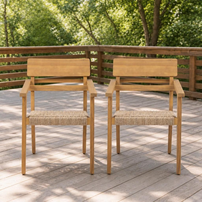 Ensemble de 2 chaises de salle à manger d'extérieur résistantes aux intempéries avec structure en bois d'acacia durable et sièges en osier tissés à la main respirants, fauteuils de patio ergonomiques avec dossier de soutien et accoudoirs larges