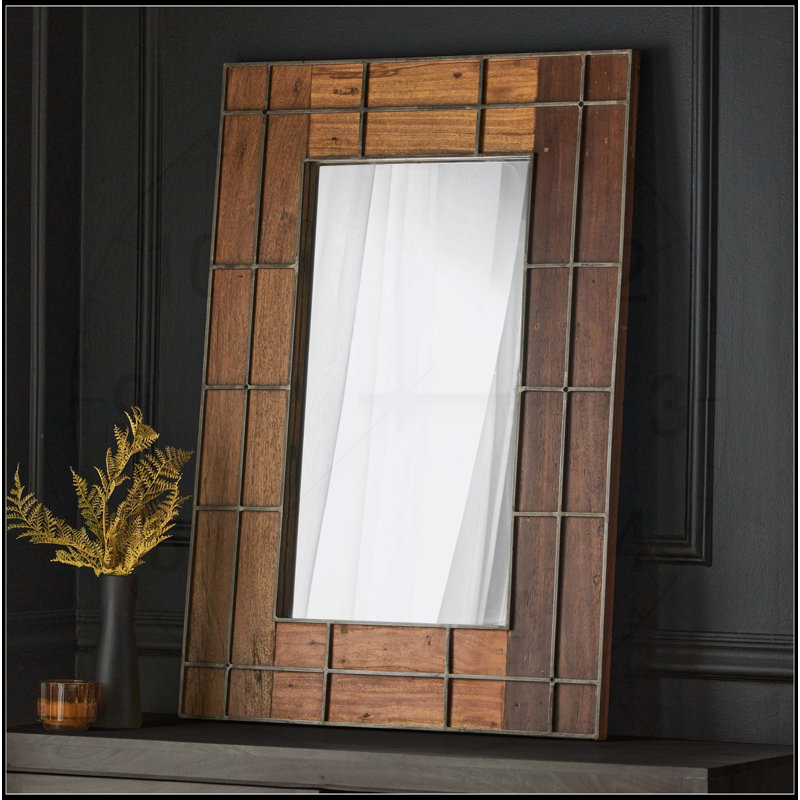 MIRROIR - Un miroir mural épuré et élégant pour un décor moderne et élégant.