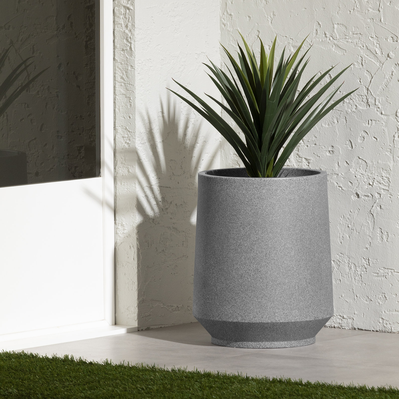 Dalya Pot Planter, 16.25" H x 12.25" W x 12.25" D, Mottled Gray