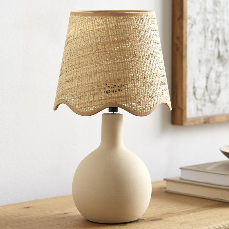 Lampe de table Canvey Maura, Tanné, Crème, crème, H 15 po x l 9 po x P 9 po
