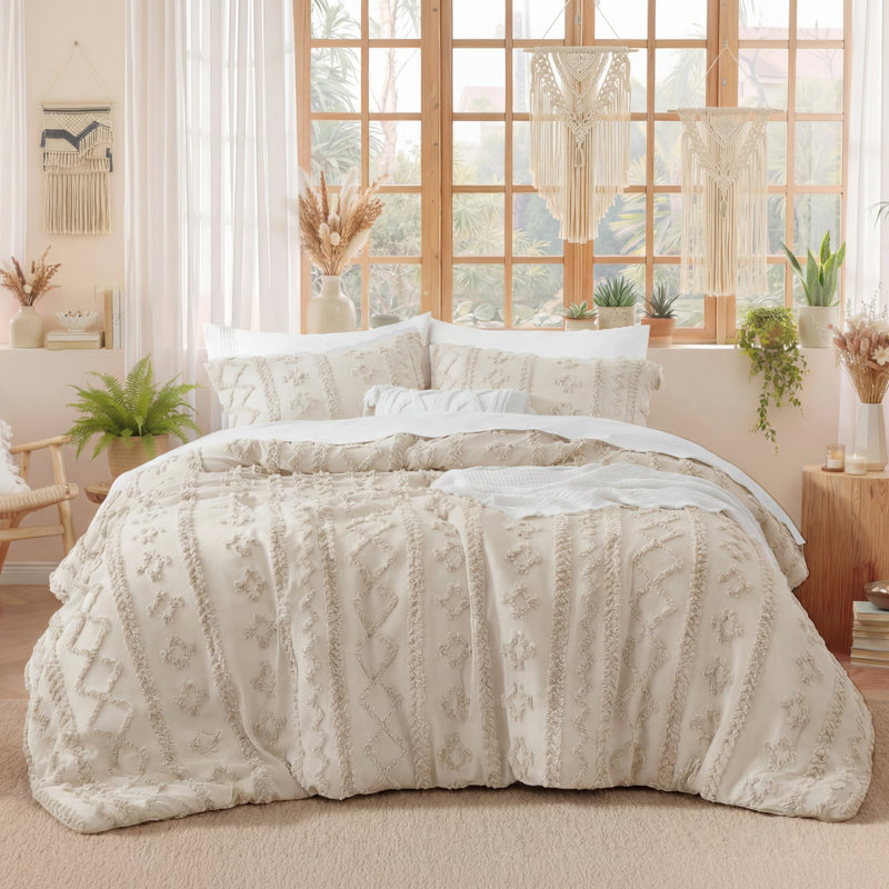 Bedsure Tufted Embroidery All-Season Microfiber Comforter Set, Queen Comforter + 2 Standard Shams, Beige