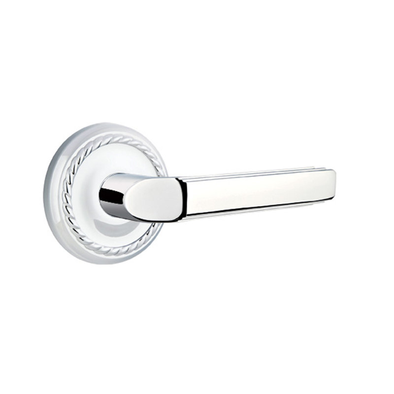 Levier de porte avec rosette Milano, Droite, Chrome poli