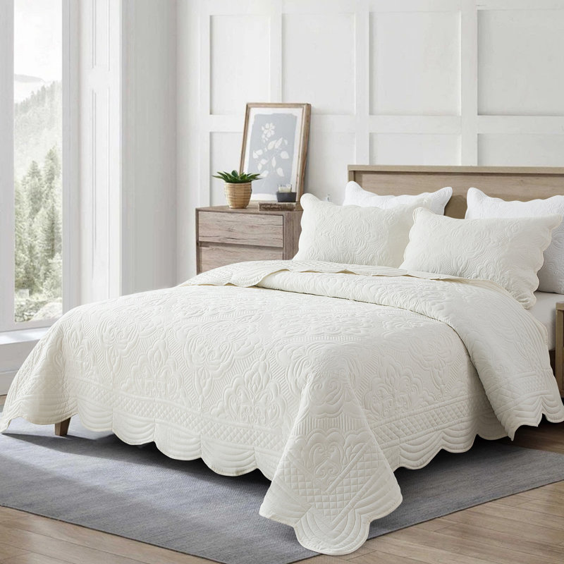 Washed Microfiber Scalloped Edge Quilt Set 3 Pieces Embroidered Damask Bedspread Set, Cal King, Off White