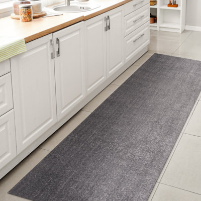 Twyla Classic Solid Low-Pile Machine-Washable Gray Rug