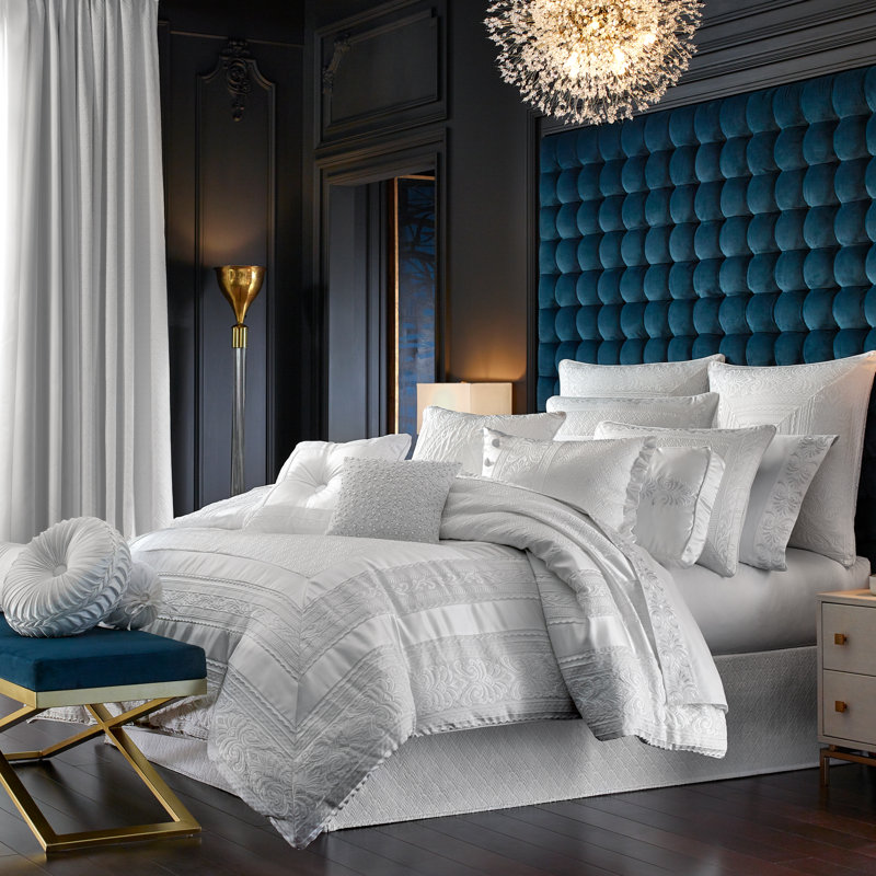 Becco White Jacquard Queen Comforter Set with Shams and Bedskirt