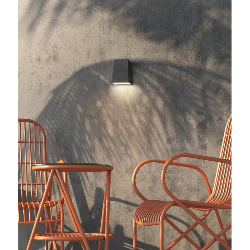 Montville Wall Light, Black