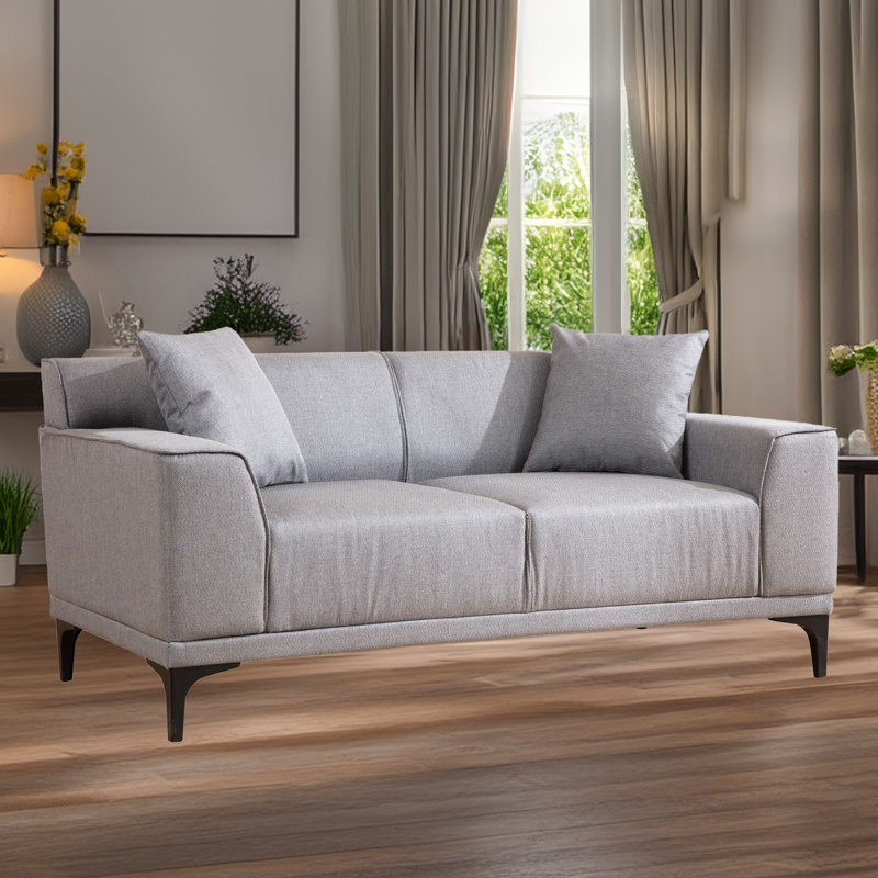 Canapé Tice, Gris clair, H 33,9 po x l 64,2 po x P 27,2 po
