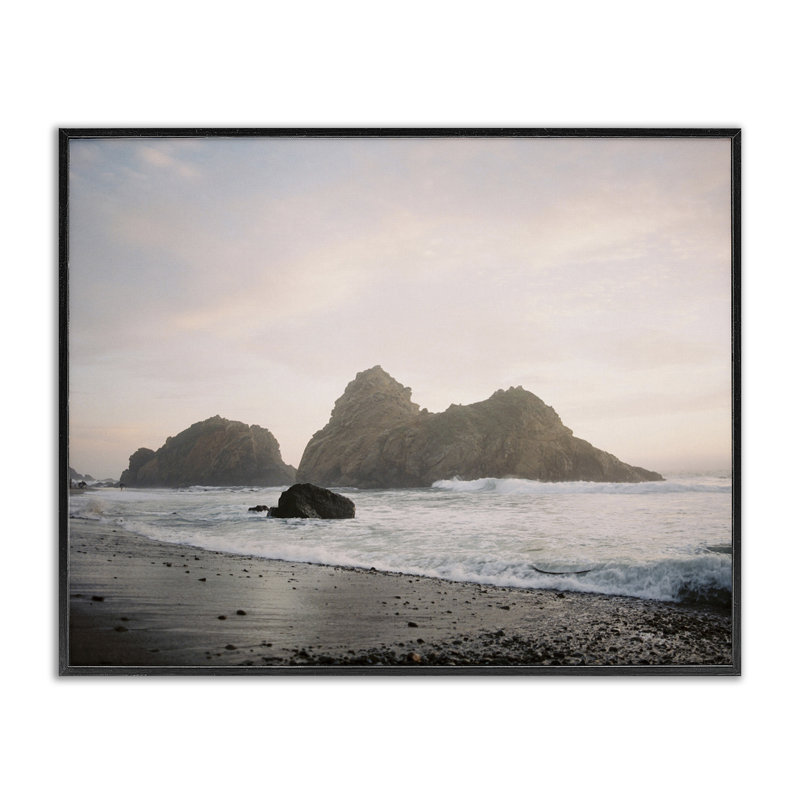 Paysage de bord de mer, estampe numérique par Justine Milton, H 11 po x l 14 po, Giclée encadrée noir minuit