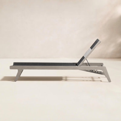 Chaise longue inclinable 78,75 po Doritta
