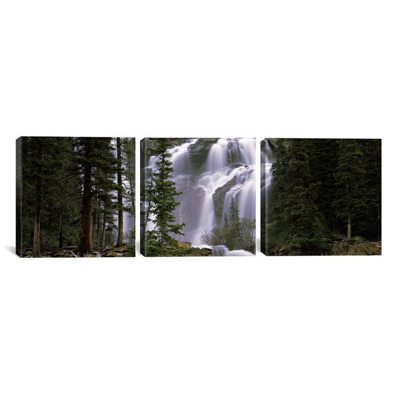 Cascade dans une forêt, banff, alberta, canada-reproduction sur toile tendue, H 30 po x l 90 po x P 1,5 po