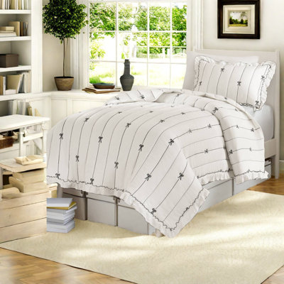 Elegant Twin Bedding Sets, Microfiber Craftsmanship, Romantic Embroidery