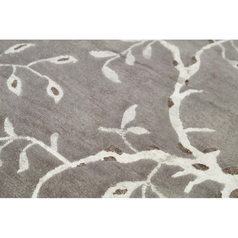 Floral Area Rug in Gray