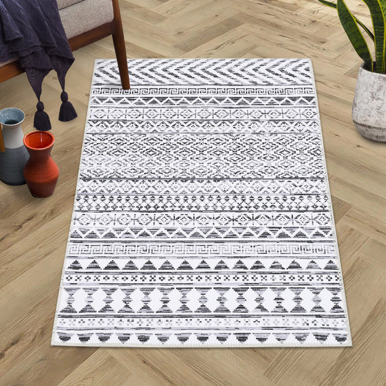Karelia Washable Geometric Indoor Rug
