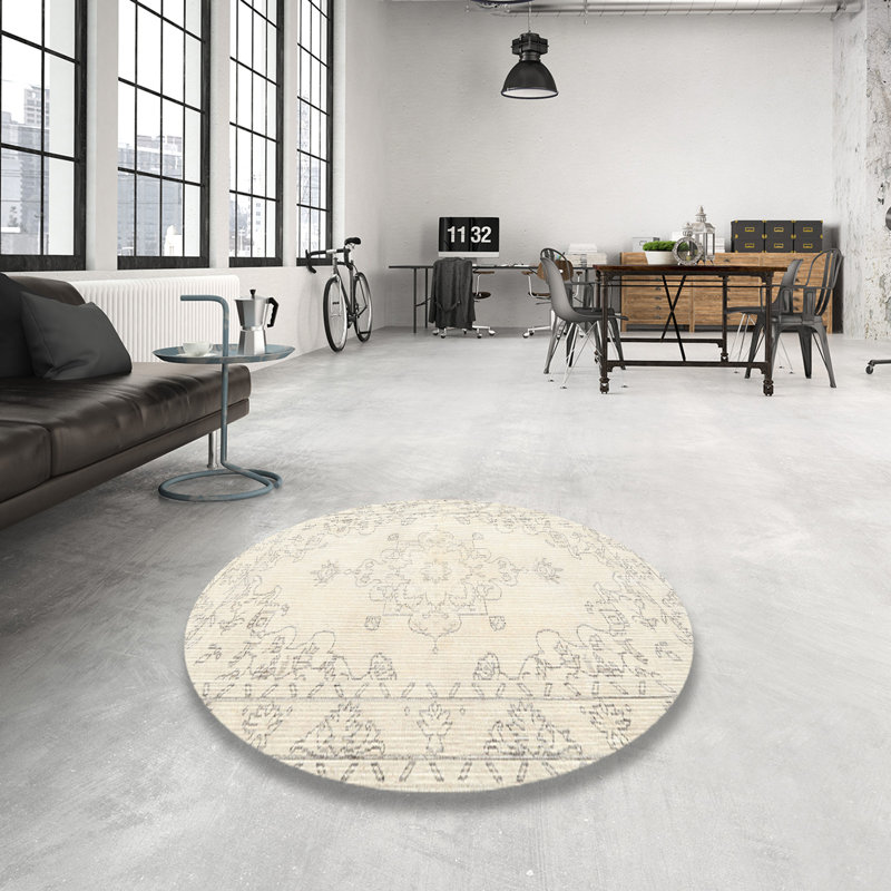 Oriental Indoor Rug, Round 4'