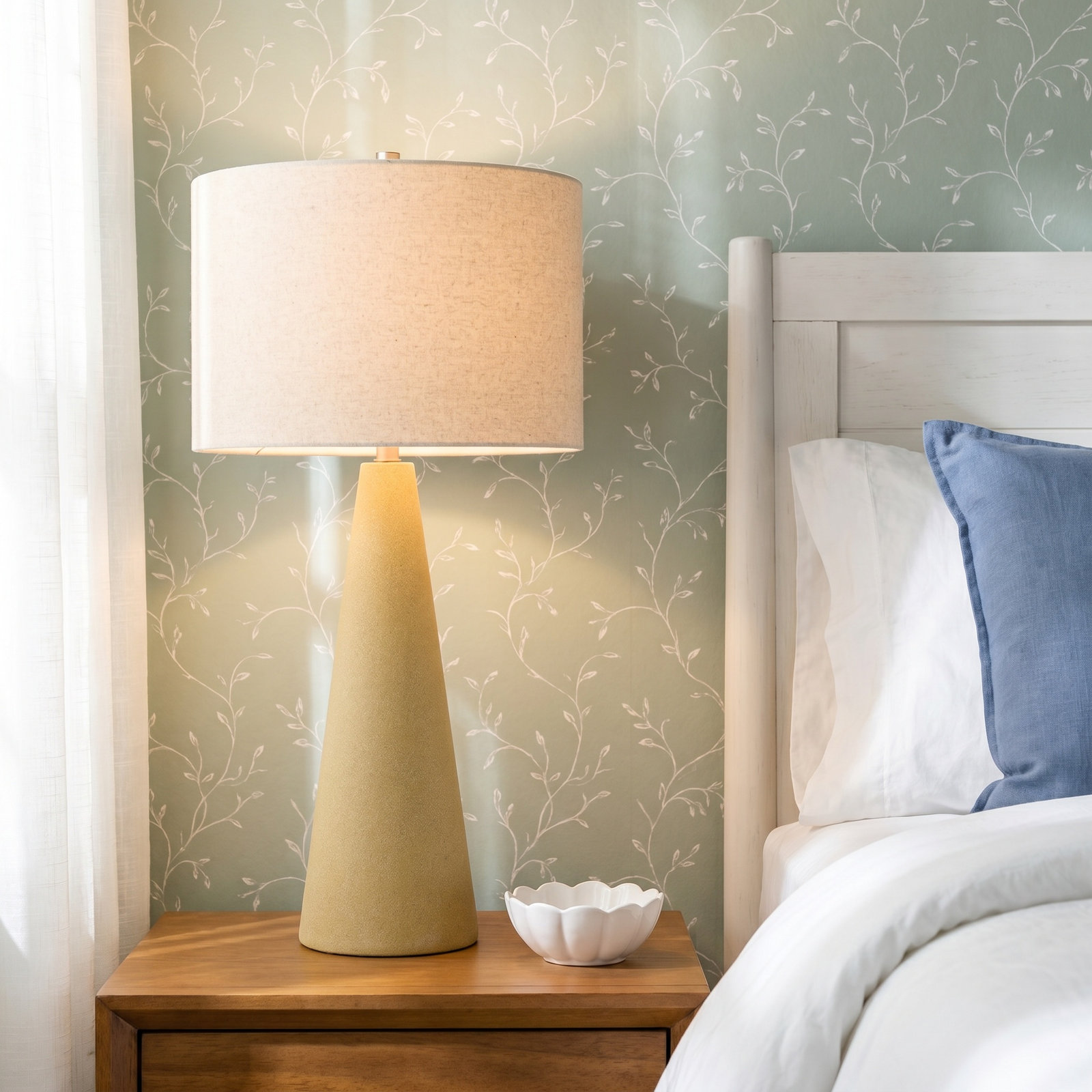 Kecia Concrete Table Lamp, Yellow