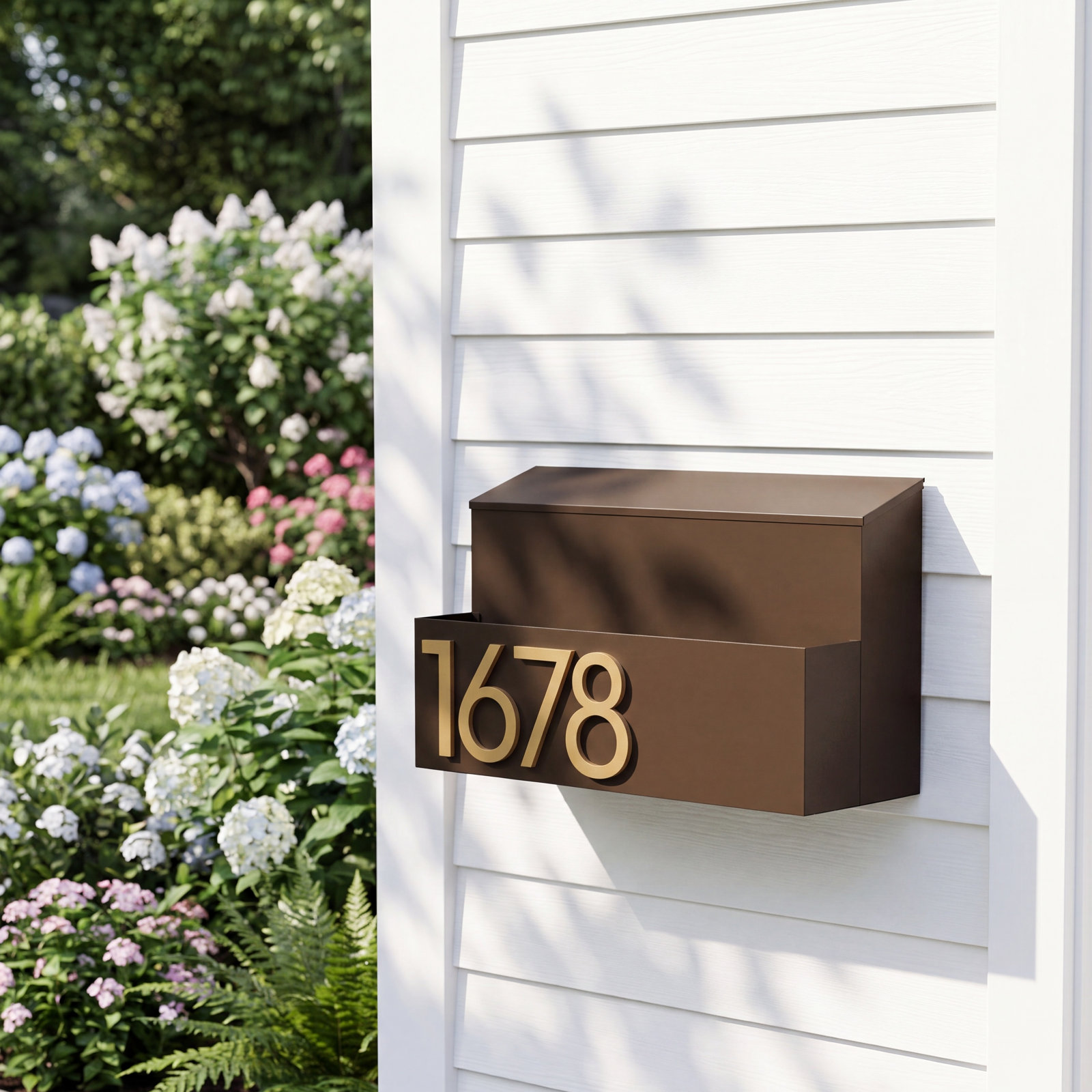 Garden Steel Wall-Mounted Mailbox, Yes, Brass, Brown