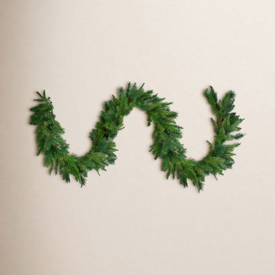 108" Pre-Lit Pine Garland