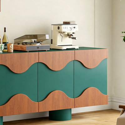 Buffet de style nordique médiéval