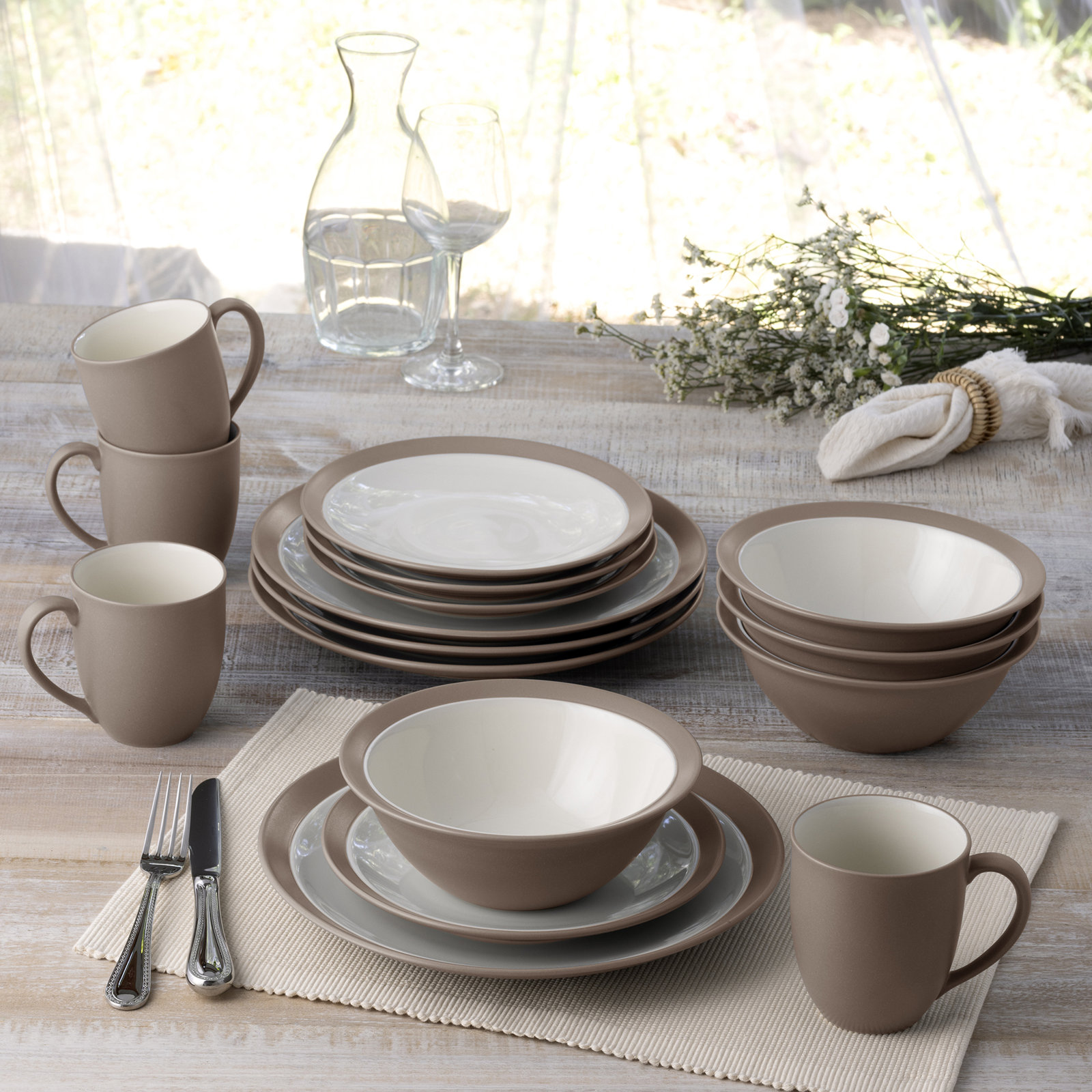 Noritake Colorwave 16-Piece Curve Dinnerware Set, Service for 4, Clay