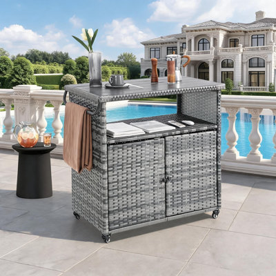 Chariot-bar extérieur en osier, chariot de service de patio roulant avec plateau en bois en plastique pour le jardin de la piscine