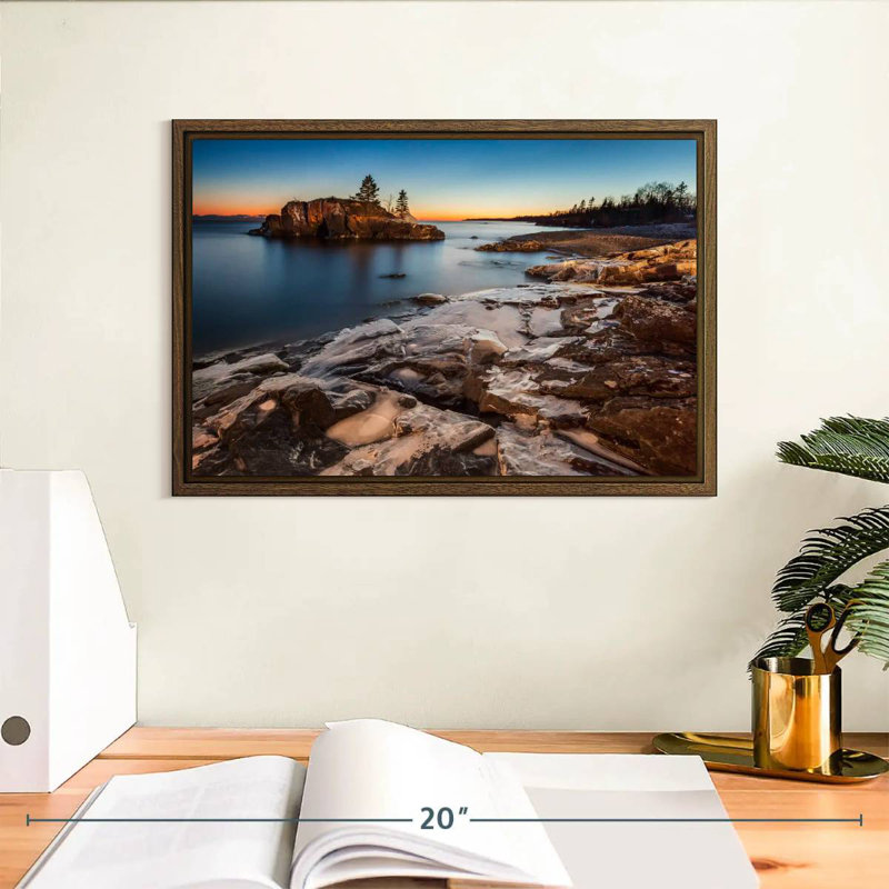 Lac Supérieur au crépuscule, 13 po x 9 po, Cadre flottant noyer