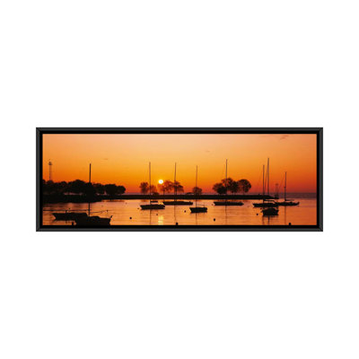 « silhouette des voiliers dans un lake, lake michigan, chicago, illinois », reproduction de photo sur toile tendue