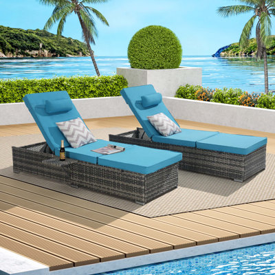 Ensemble de 2 chaises longues d'extérieur avec chaises longues de patio pour l'extérieur, fauteuils inclinables en rotin de plage avec dossier réglable, coussins pour le jardin près de la piscine