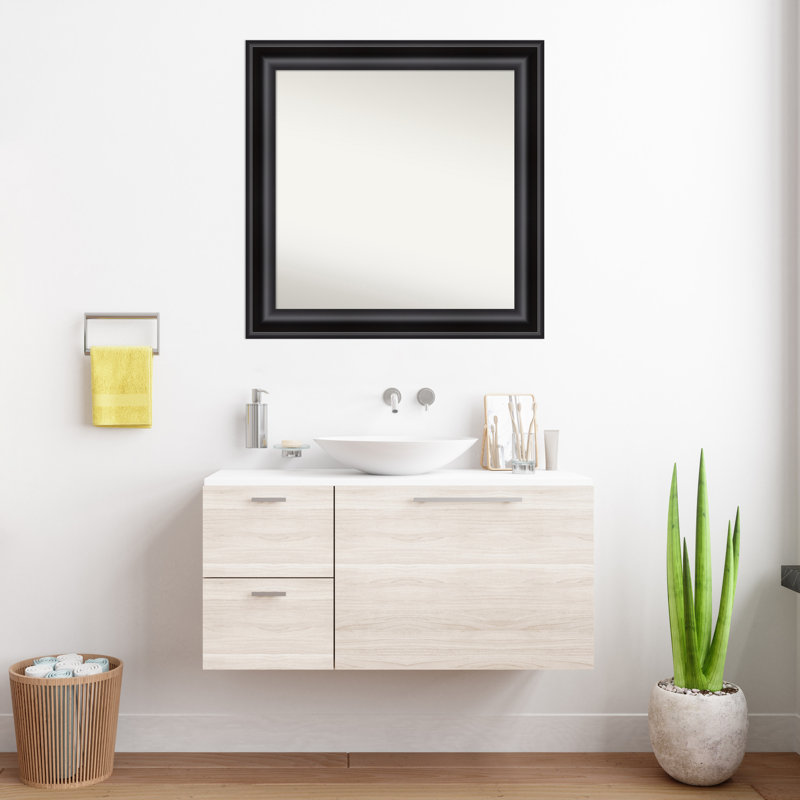 Miroir d'appoint mural en plastique Churchton, 31,75 po x 31,75 po