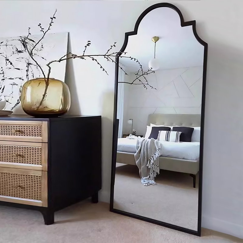 Miroir de garde-robe irrégulier: plancher et mur de style nordique, 62,99 po x 23,62 po