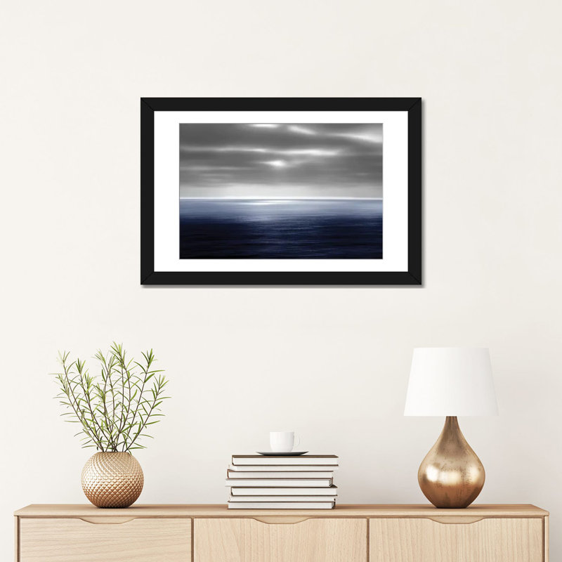 «On the Sea II» par Maggie Olsen - reproduction d'art sur toile tendue, H 16 po x l 24 po x P 1 po, Papier d'art encadré noir