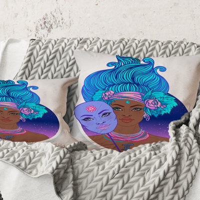 Carré, Portrait d'une femme afro-américaine aux cheveux bleus II - Coussin décoratif imprimé moderne