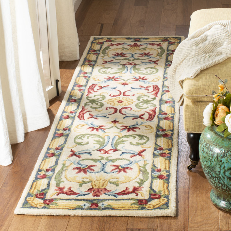 Rivoli Hand Tufted Wool/Cotton Oriental Rug in Green/Ivory, Runner 2'3" x 8'