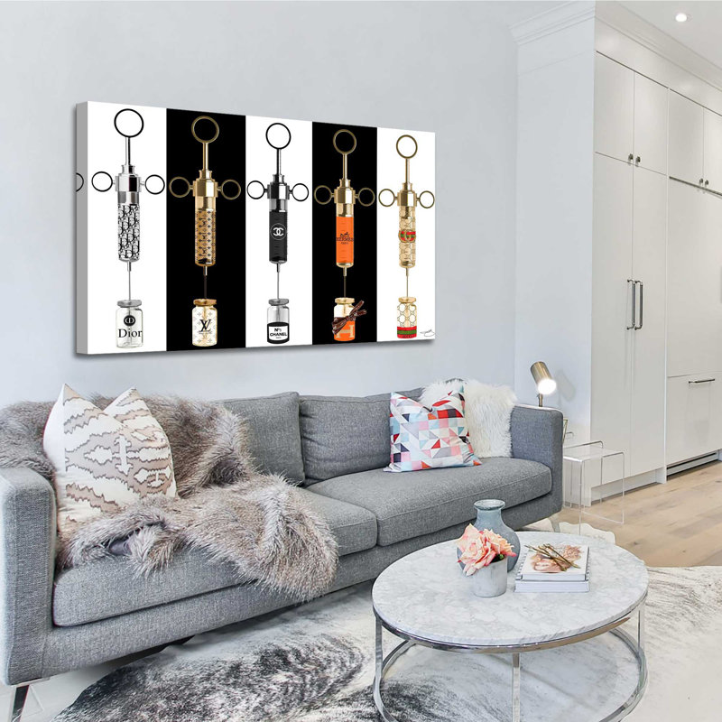 «Shot Of Couture (Horizontal)» par Jodi - impression, H 18 po x l 30 po x P 1 po, Toile tendue