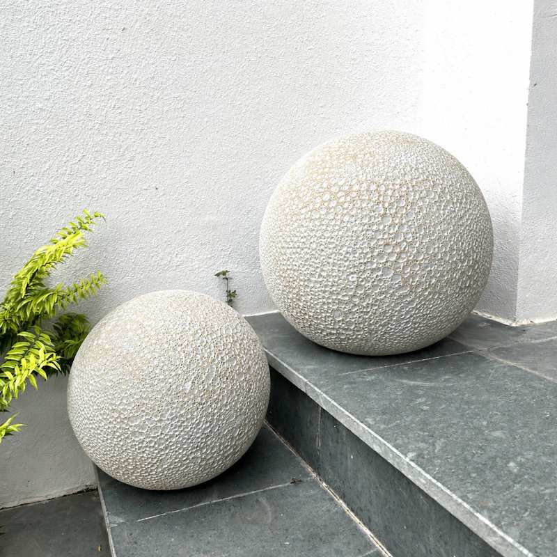 Sphère décorative Emerald Terra, H 14,5 po x l 16 po x P 16 po, Sand White