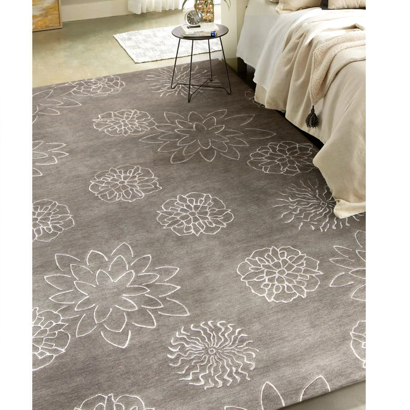 Himalayan Floral Area Rug in Gray