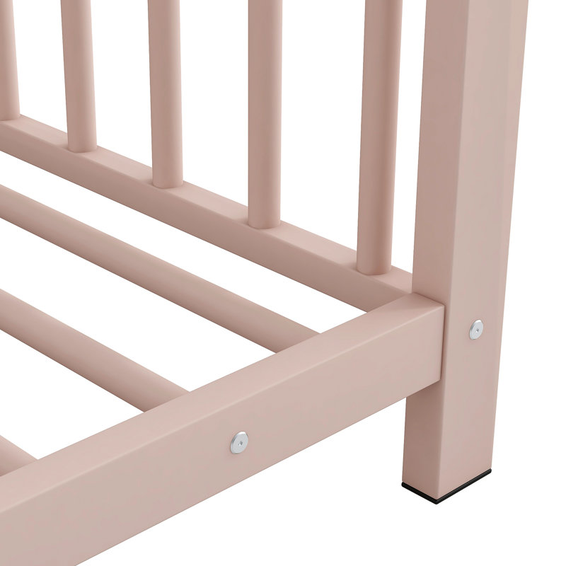 Lit plateforme en métal, Rose