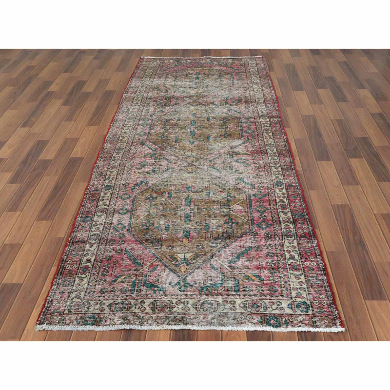 Tapis de couloir rouge semi-unique 3 pi 10 po x 10 pi 3 po Semiya
