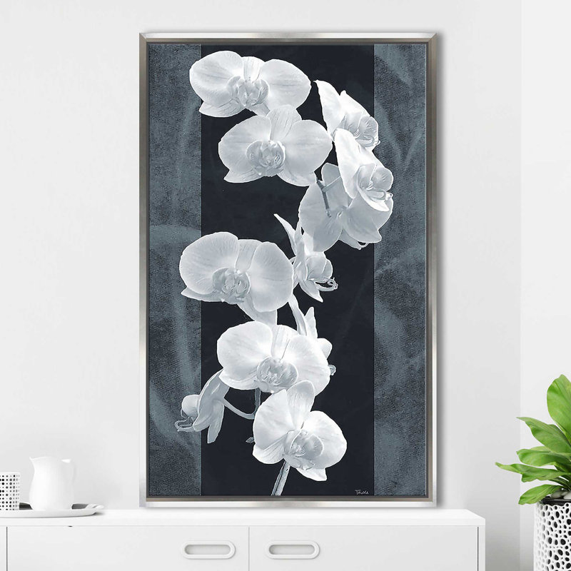 Orchidée opulence I par Katrina Craven - impression, Cadre flottant argent, H 33,5 po x l 21,5 po x P 2 po