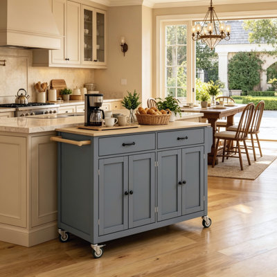Îlot de cuisine à roulettes de 138 cm (54,3 po) avec plateau en bois massif, roulettes verrouillables, armoire de rangement à 4 portes, 2 tiroirs, porte-épices et porte-serviettes, bleu