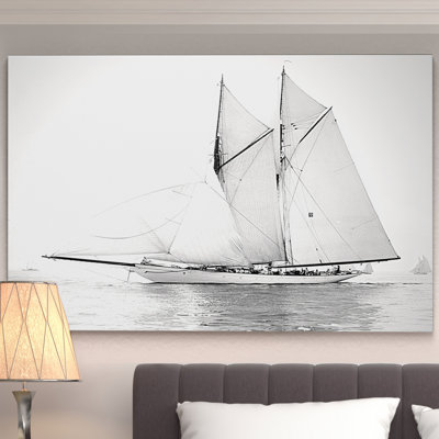 " Sailing Yacht IV "