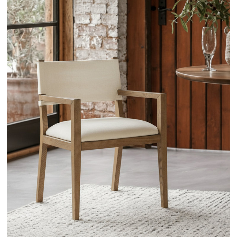 Chaise de salle à manger en tissu texturé Vina, Tissu crème texturé en lin, Noyer teinté