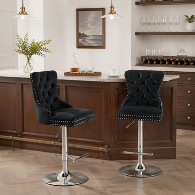 Tabourets de bar pivotants épais en velours chromé, hauteur réglable de 25 à 33 po, rembourrage moderne avec base de 17,7 po, boutons touffetés et plis en losange, siège éponge et ressort, pour pub et îlot de cuisine (noir, ensemble de 2)